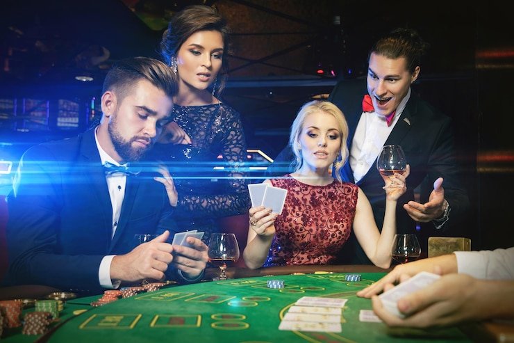 Fold or raise decision point Player decision point in Caribbean Stud round