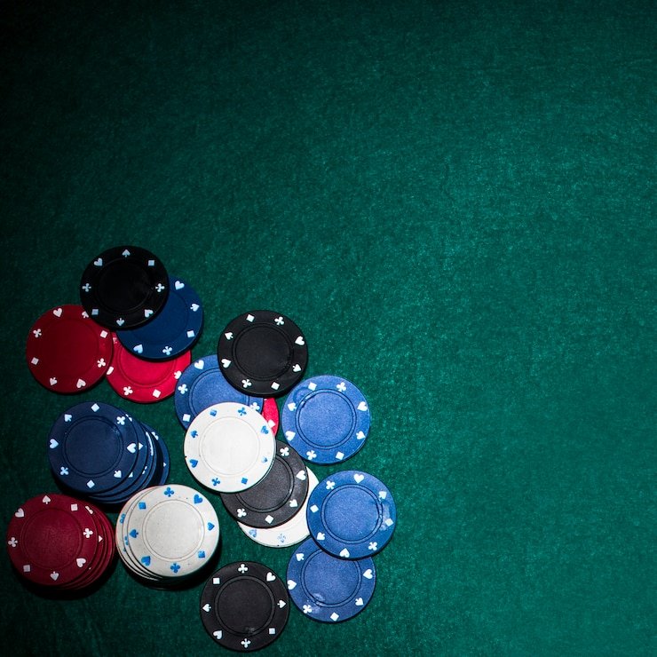 Payout confirmation display Hand comparison and payout resolution